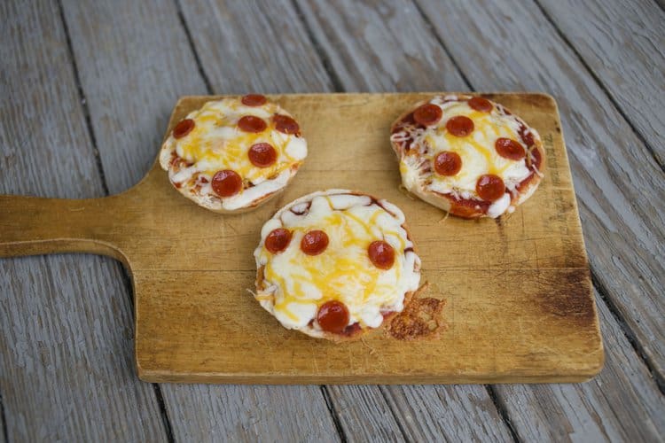 Easy, Delicious Mini Bagel Pizzas
