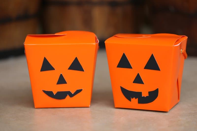 DIY Jack-o-lantern Halloween Treat Box