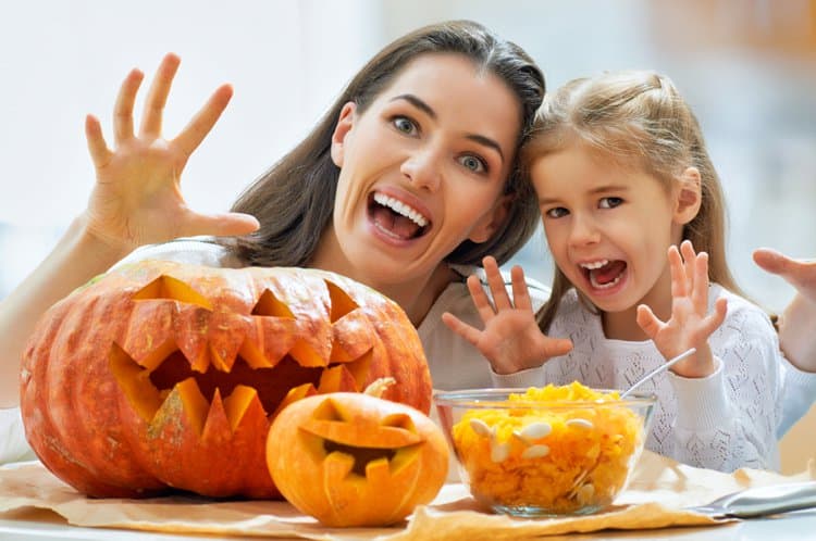10 Easy Halloween Traditions to Start with Your Family