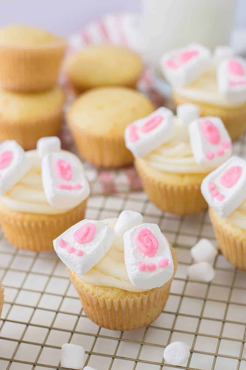 Adorable & Easy Bunny Butt Cupcakes