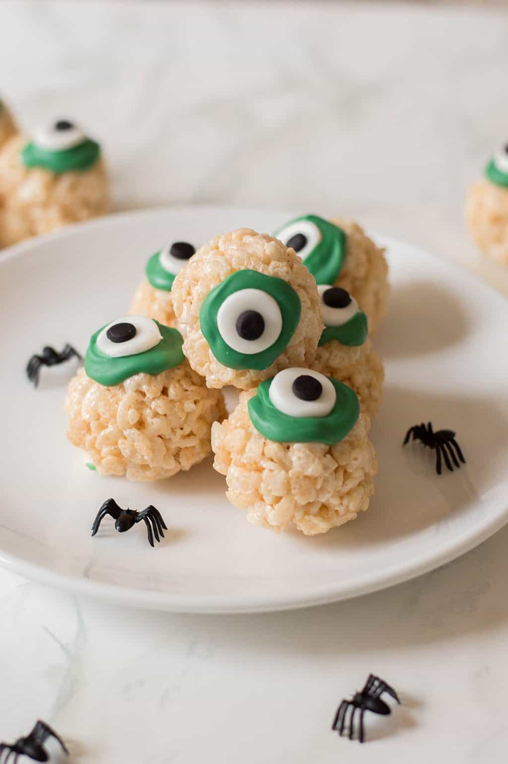 Halloween Dessert – Rice Krispie Eyeballs
