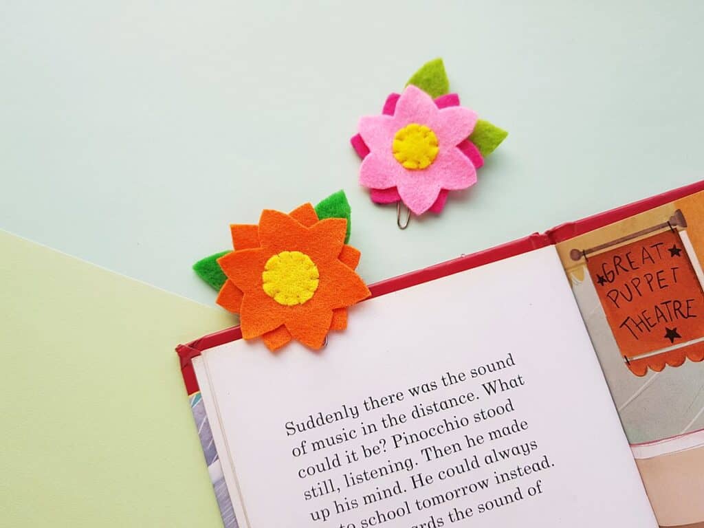 diy felt flower bookmark craft