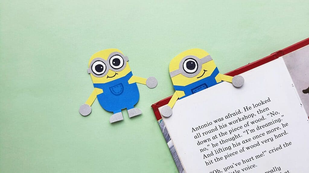 DIY Minion Bookmark
