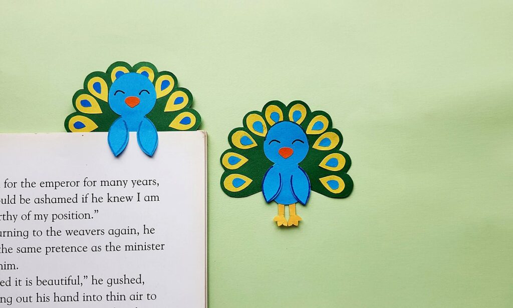 how to make a peacock bookmark