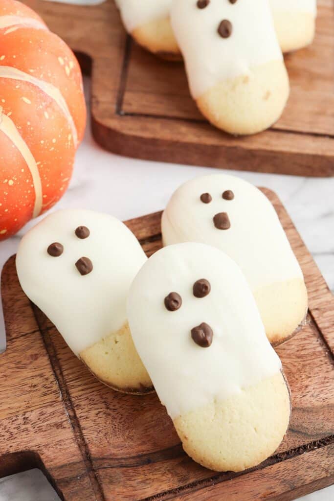 Milano ghost cookies