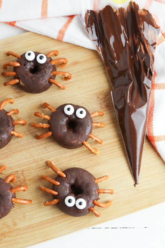 how to make spider donuts