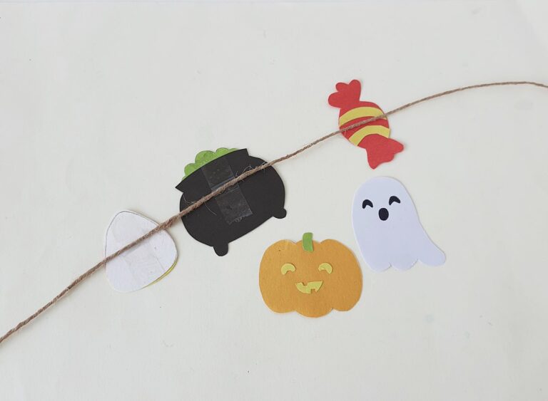 DIY Halloween Paper Garland Craft - Big Family Blessings