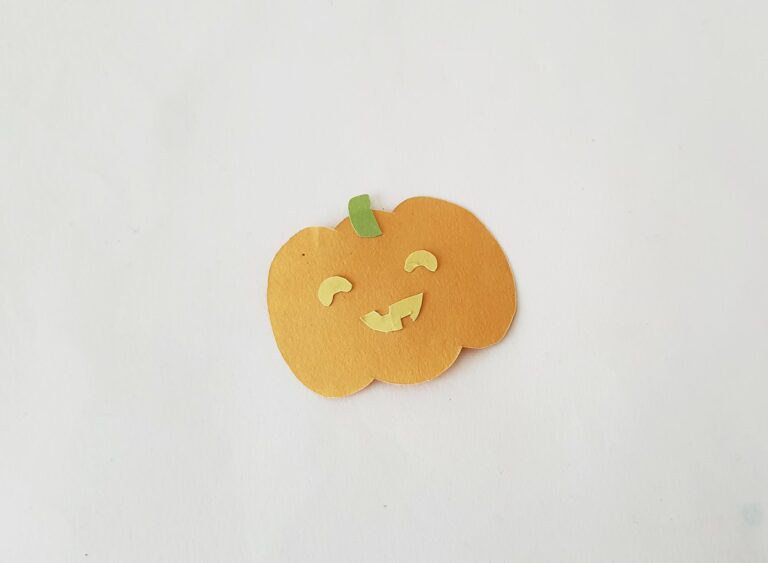 DIY Halloween Paper Garland Craft - Big Family Blessings