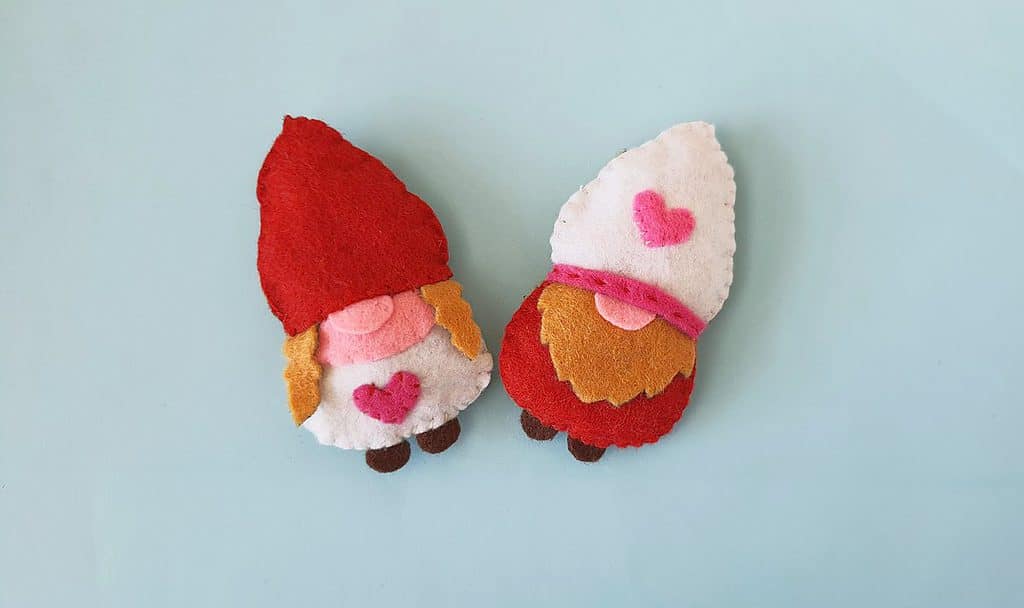 adorable felt valentine gnomes