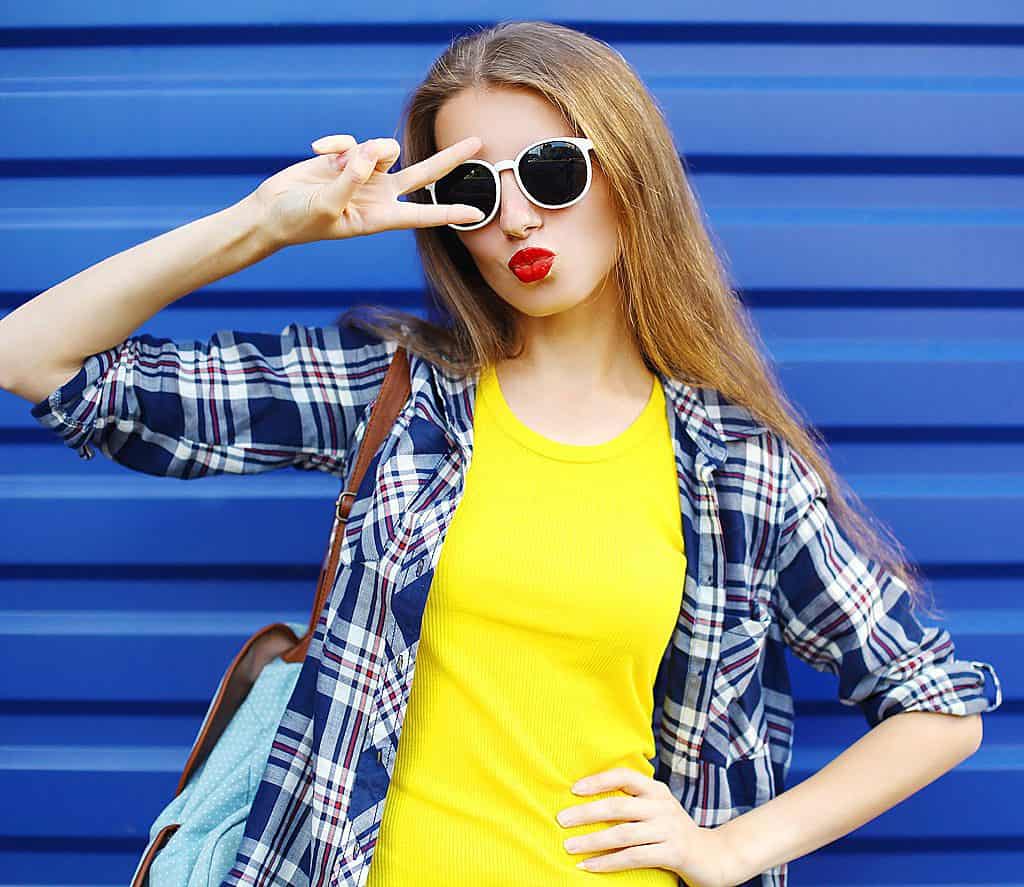 15 Things Every Teenage Girl Should have in her Purse