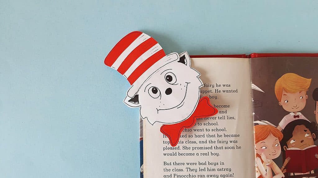 cat in the hat bookmark craft