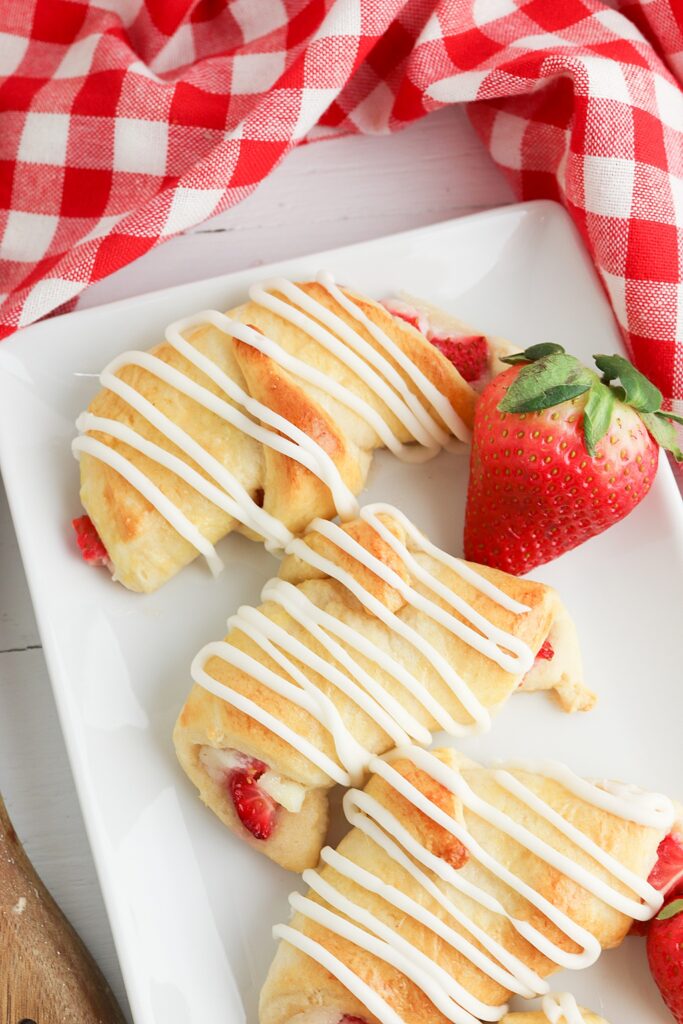 crescent roll strawberry cheesecake