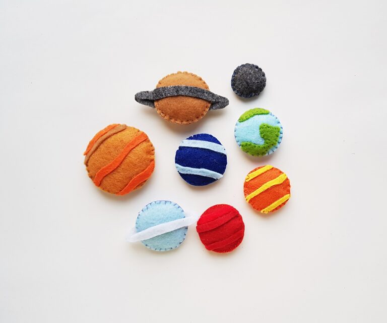 how to make planets out of felt