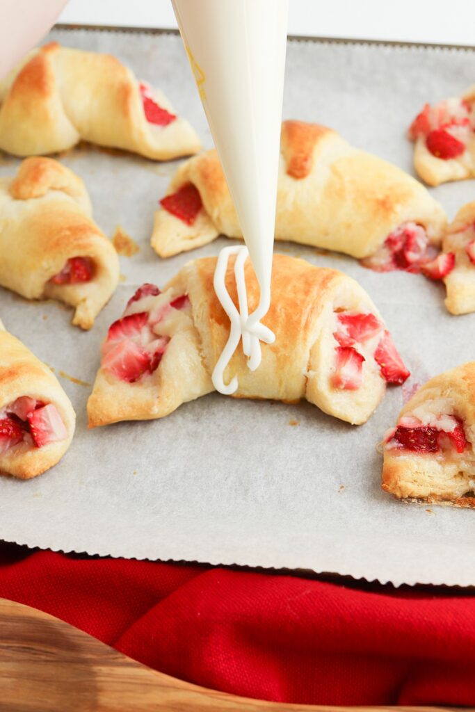 strawberry cheesecake crescent roll recipe