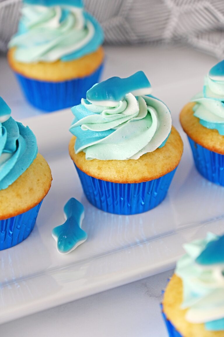 Shark Cupcakes – Shark Week Dessert Idea