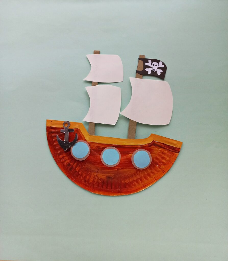 paper plate pirate ship craft